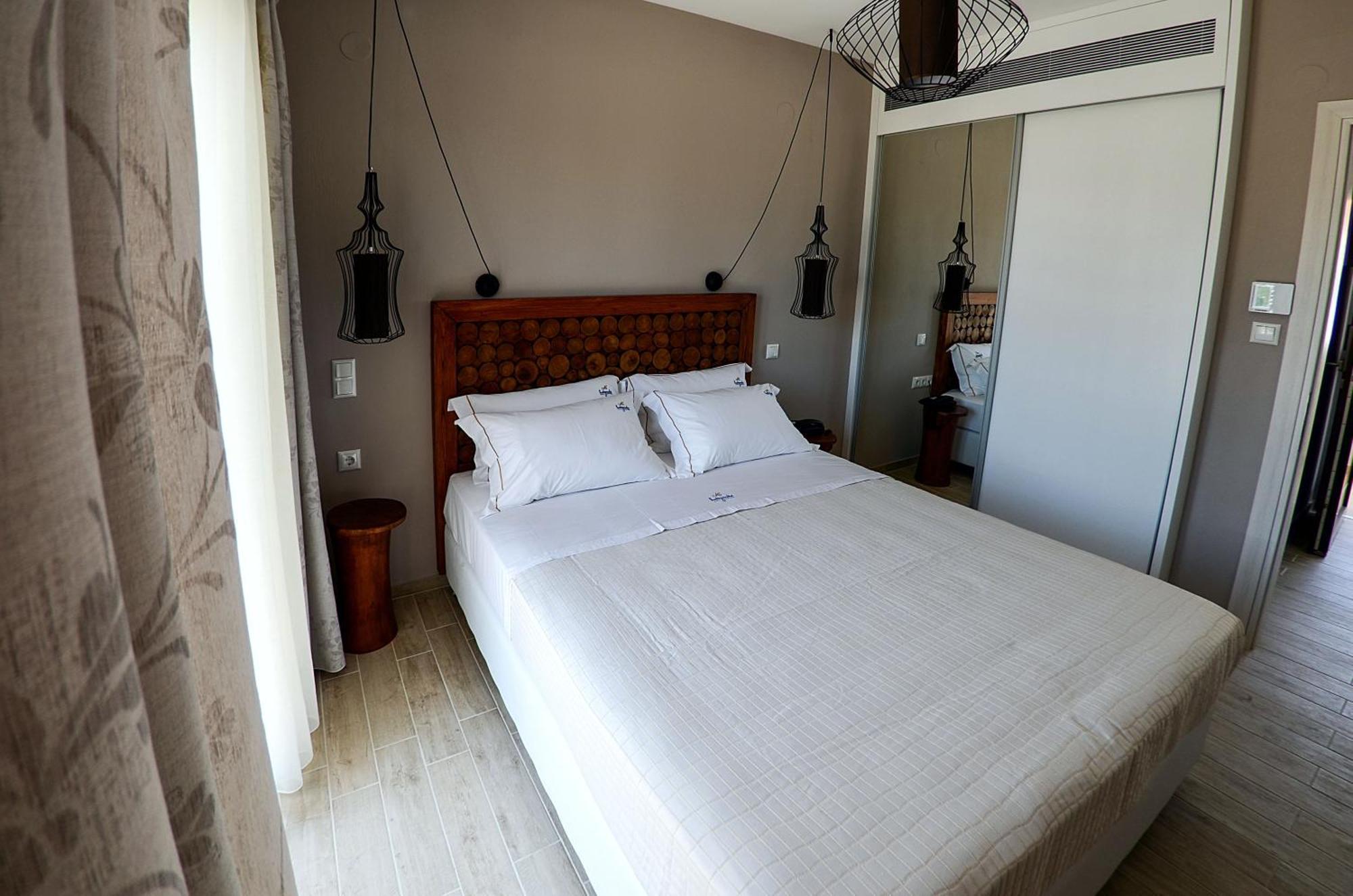 Hatzoudis Luxury Suites Chrysi Ammoudia Dış mekan fotoğraf